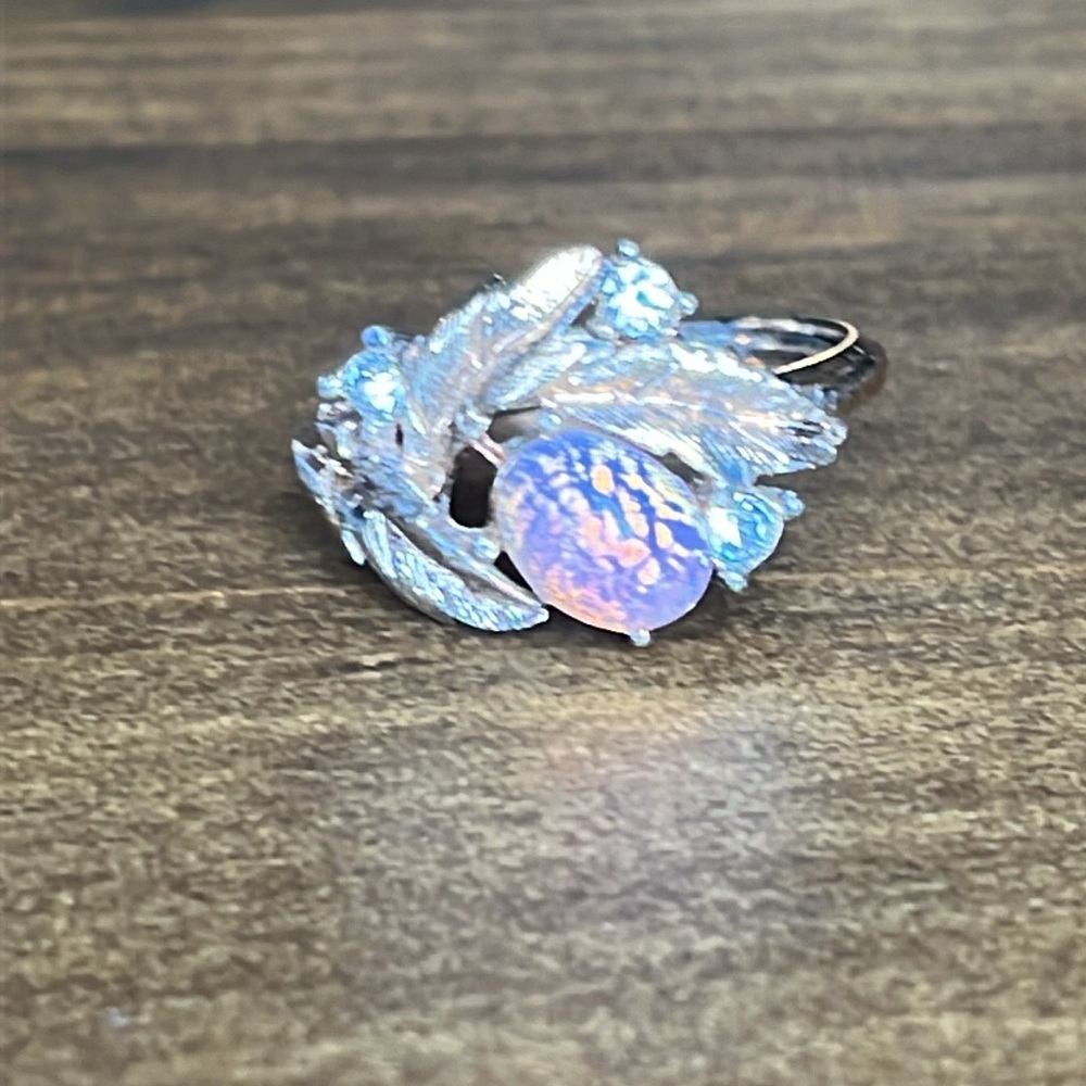 Vintage 1972 Avon Fire Flower Ring